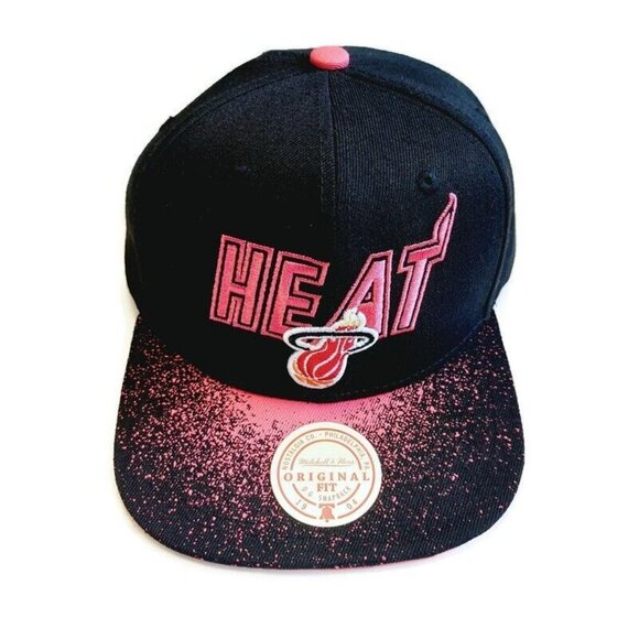 Mitchell & Ness Other - Mitchell & Ness Mens Miami Heat Snapback Hat Cap Adjustable Spray Paint Black